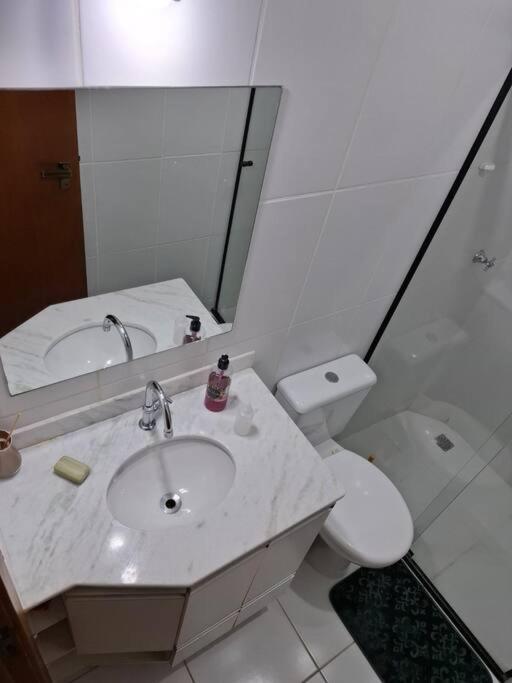 Espacoso Apto Com 3 Quartos - Area Nobre Do Itagua *